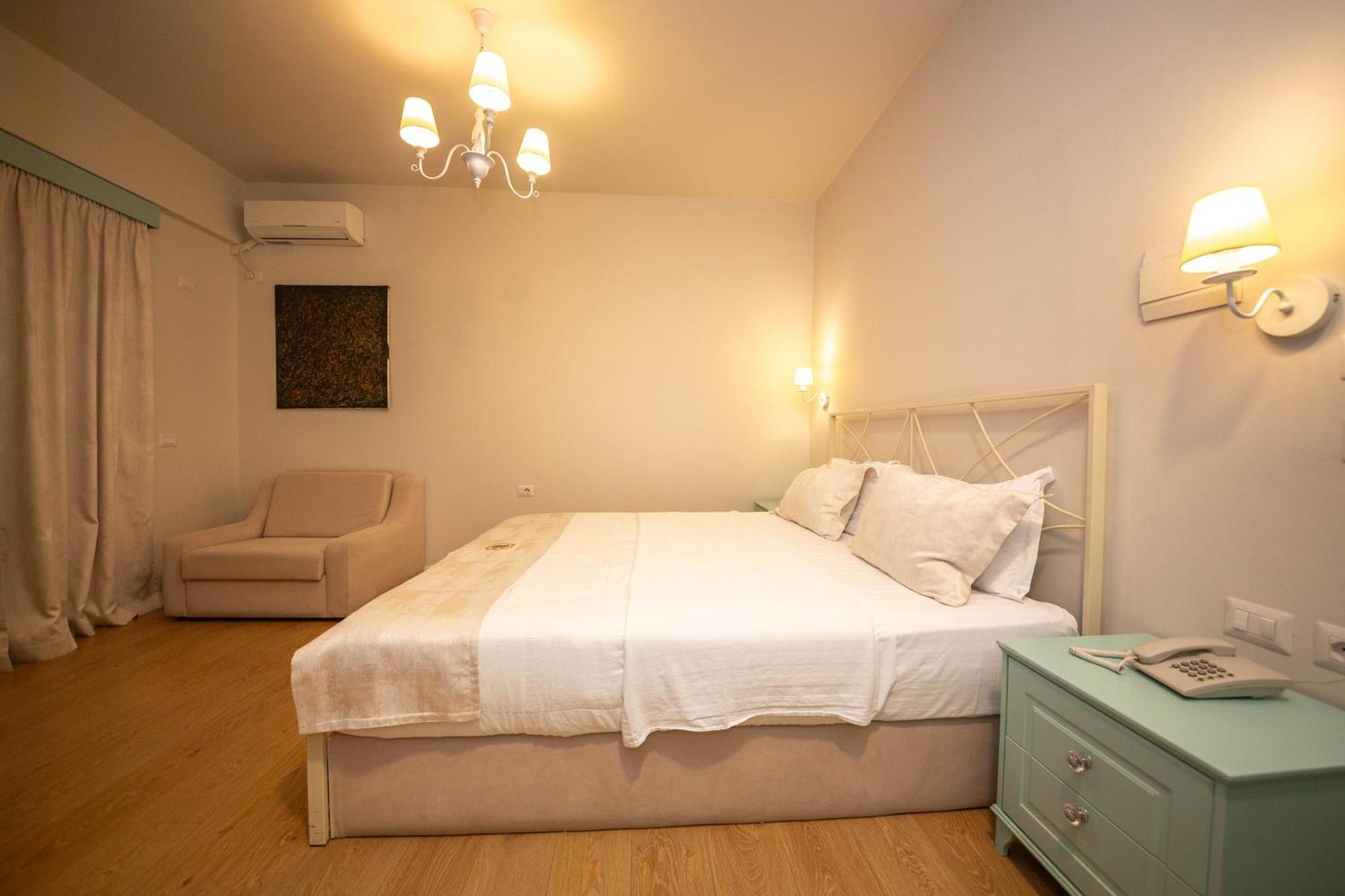 Illyrian Boutique Hotel Sarande Bilik gambar