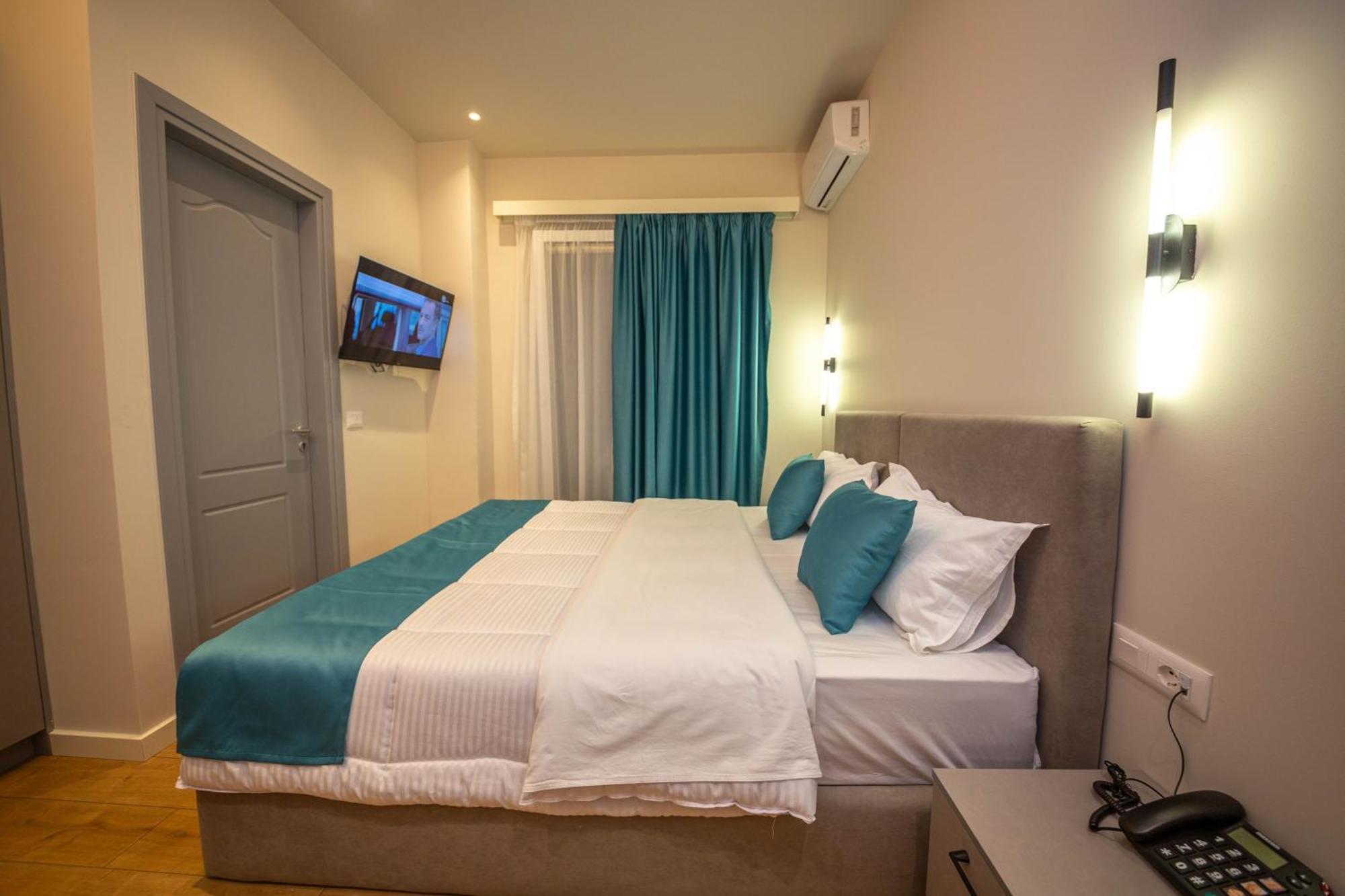 Illyrian Boutique Hotel Sarande Bilik gambar