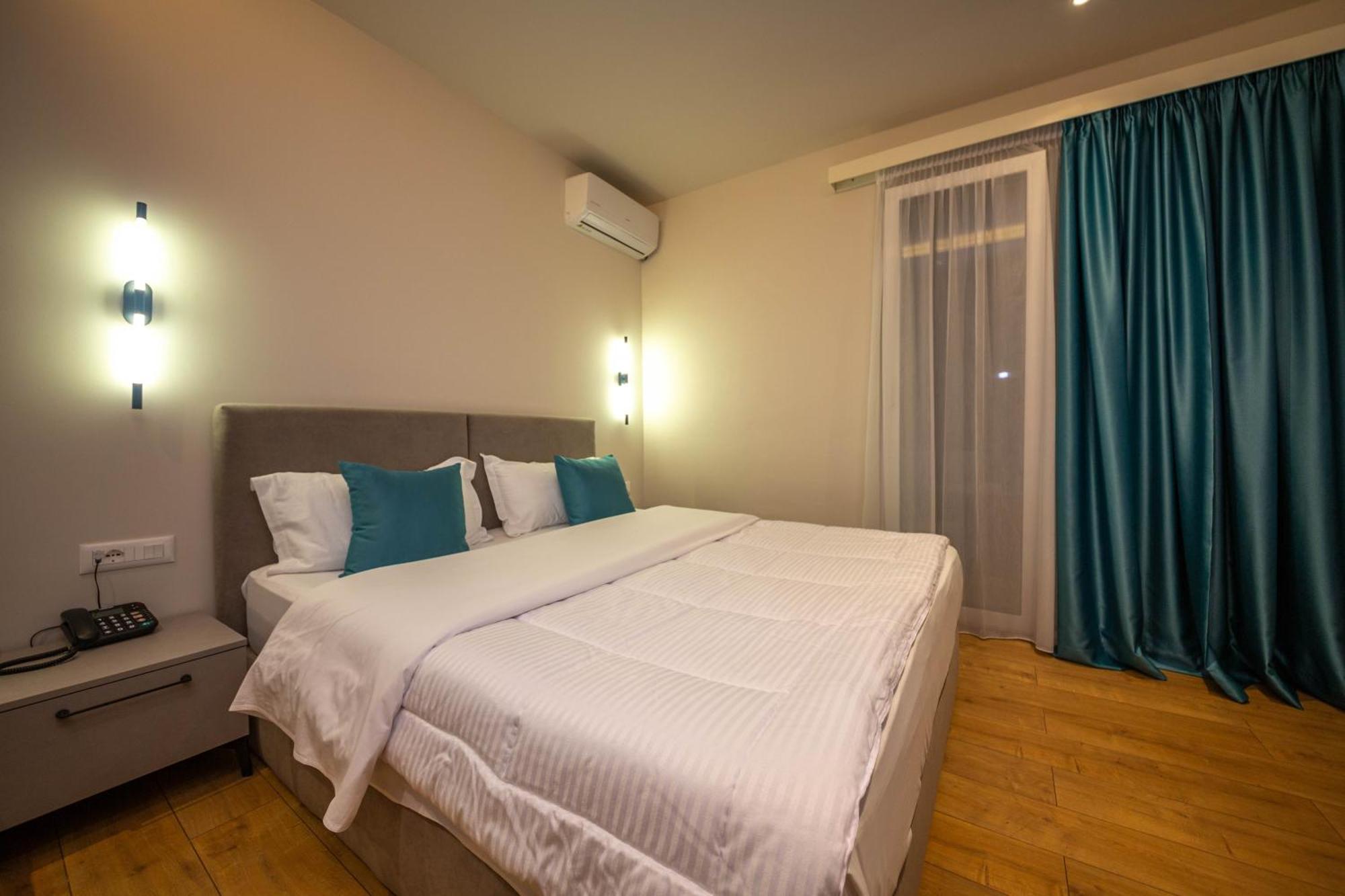 Illyrian Boutique Hotel Sarande Bilik gambar